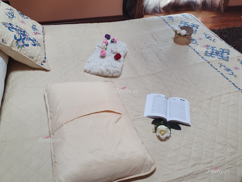 Cuvertura de pat reversibila din bumbac pentru pat dublu. 2 persoane