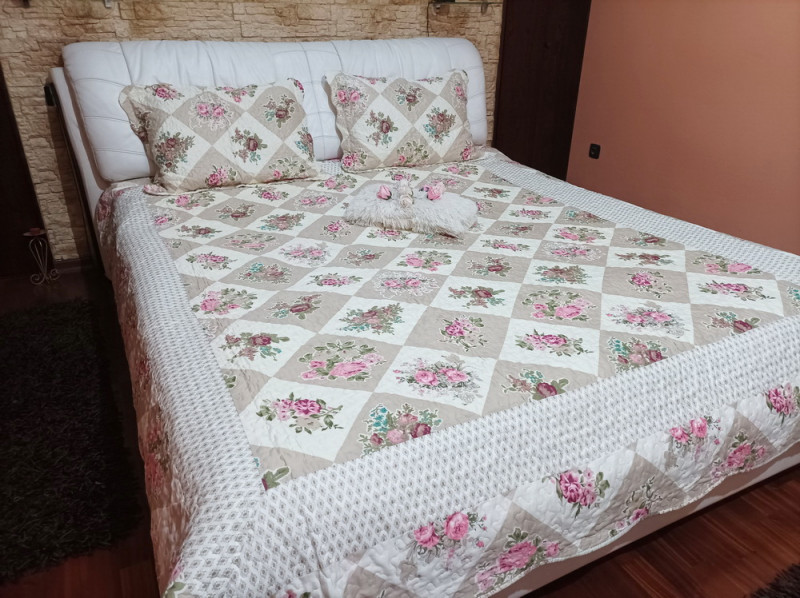 Cuvertura moderna de pat matrimonial din bumbac pentru pat dublu, 2 persoane, cu 3 piese - Fenia