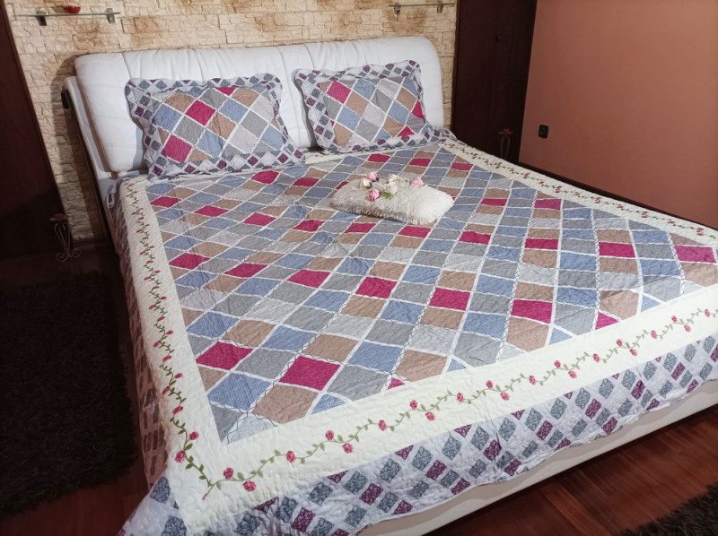 Cuvertura moderna de pat matrimonial din bumbac pentru pat dublu, 2 persoane, cu 3 piese - Jenna